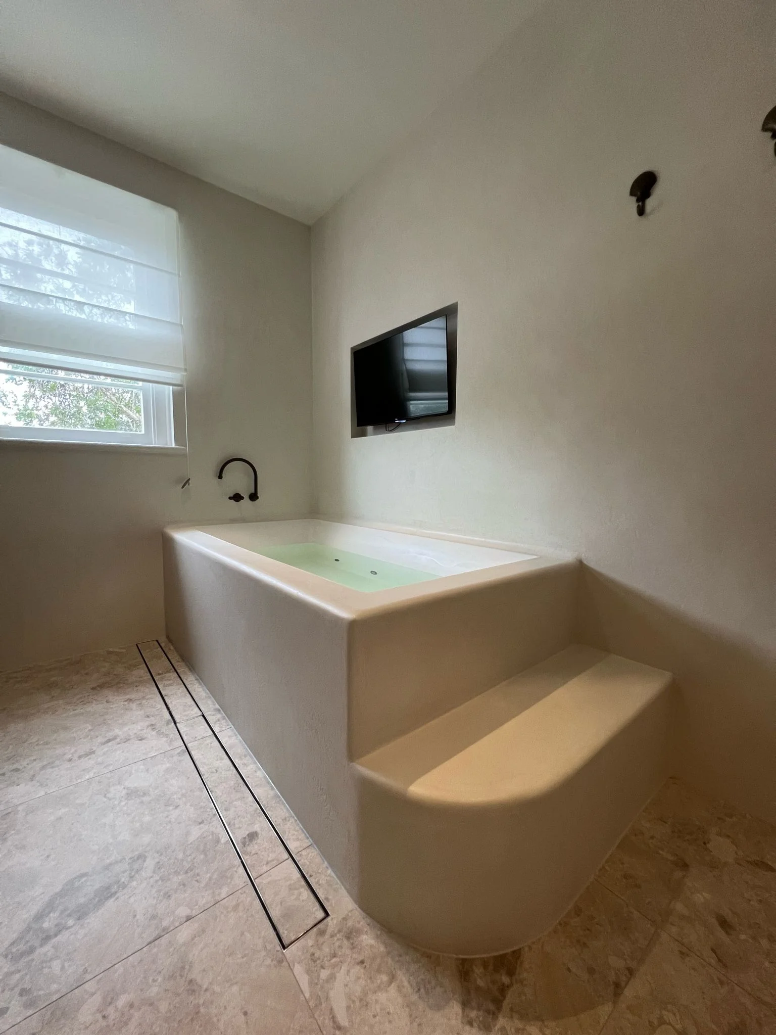Contemporary Microcement Bathroom